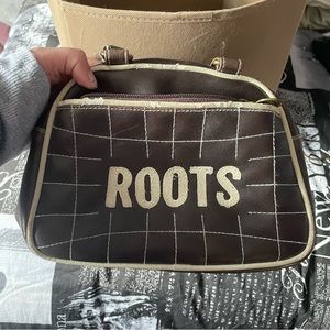 Roots 2000s Leather Hand Bag
